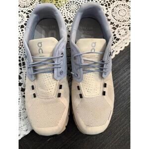 On running Cloud 5 Sneakers nibus/moon (blue/cream) Women's size 10